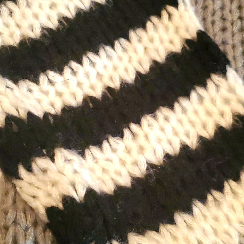 Boutique style Nitted sweater by Favlux - Picture 2 of 5